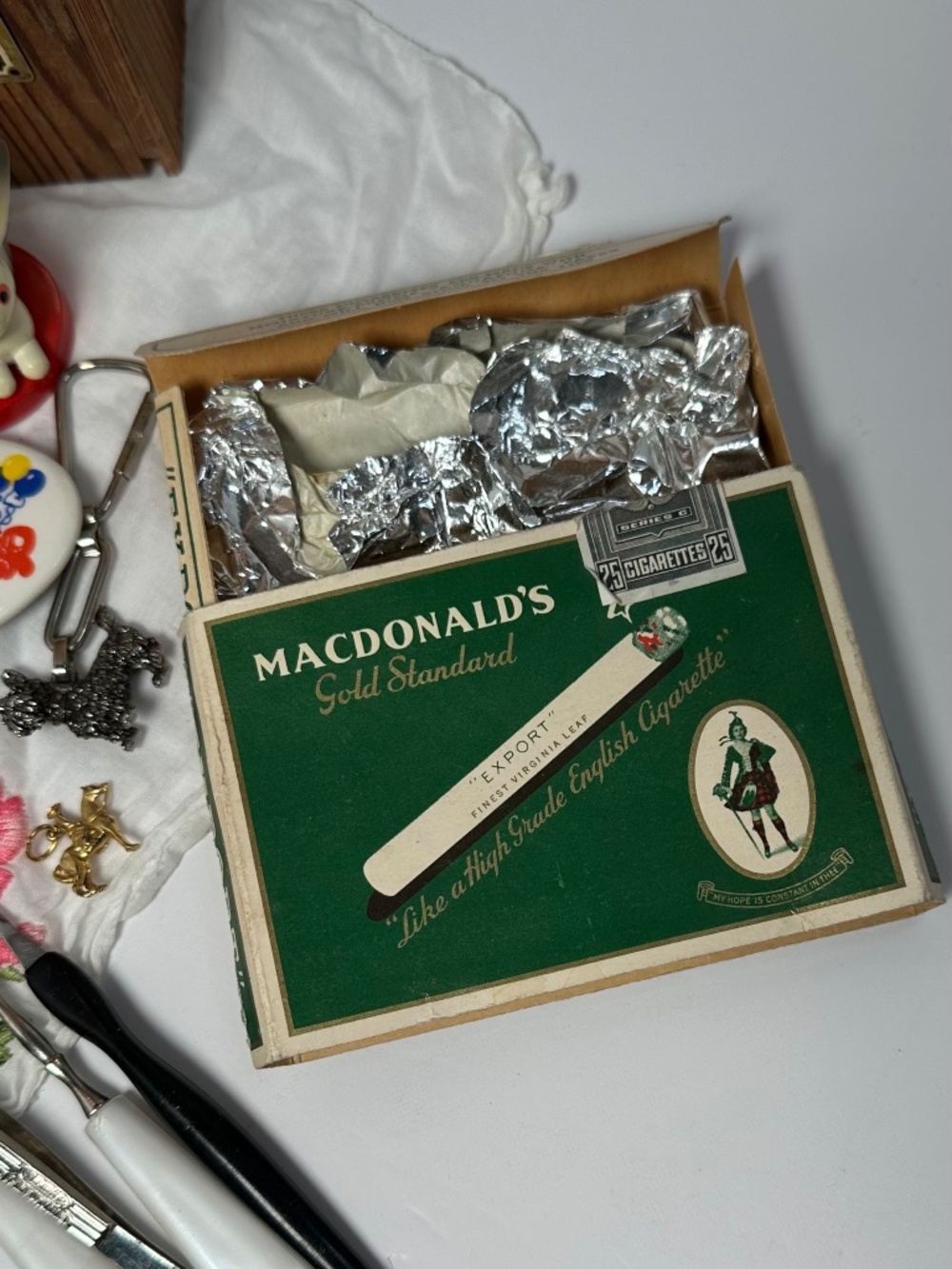 THE HEARTFELT TREASURE BOX NO. 2 | 20+ VINTAGE & RETRO TREASURES - Picture 4 of 14
